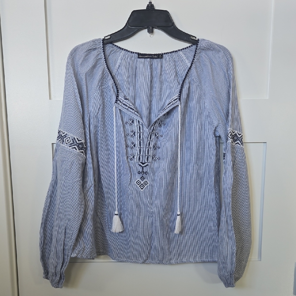 Abercrombie & Fitch Chambray Blue Striped Blouse with Embroidery Peasant S